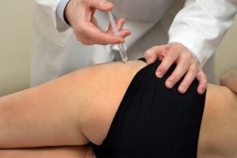 injection into the hip joint with osteoarthritis