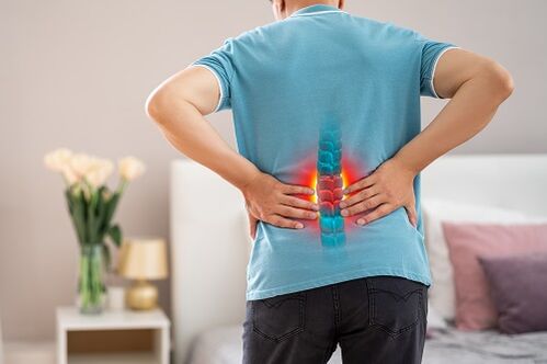 Many reasons can cause severe lower back pain. 
